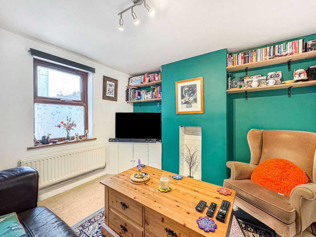 Property photo 2 of 8