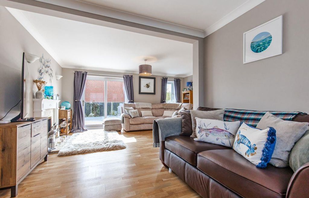 Property photo 3 of 17 5.Jpg