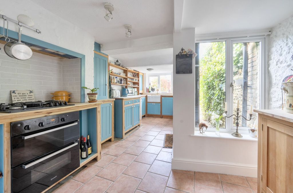 Property photo 3 of 21