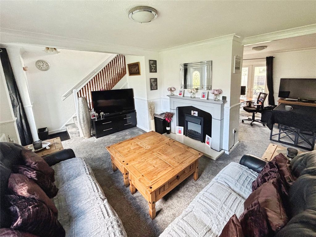 Property photo 2 of 13 Lounge / Diner