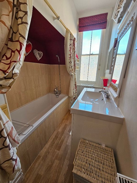 Property photo 3 of 11