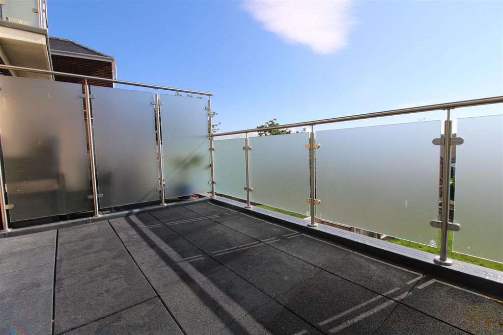 Property photo 2 of 8 Balcony Arctic.Jpg
