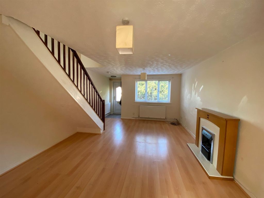 Property photo 3 of 7 2 Seymour Lounge.Jpg