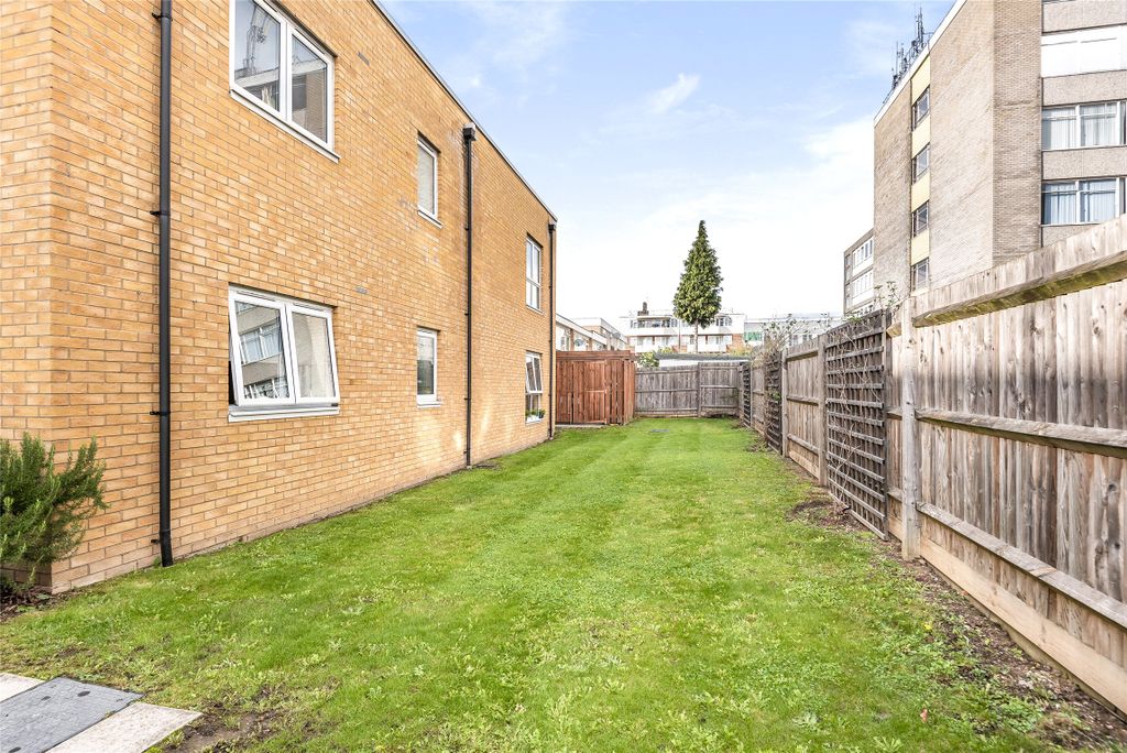 Property photo 2 of 10 External