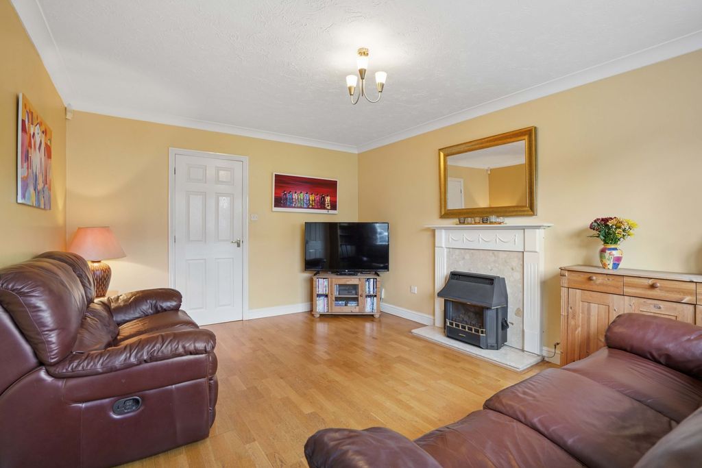 Property photo 3 of 21