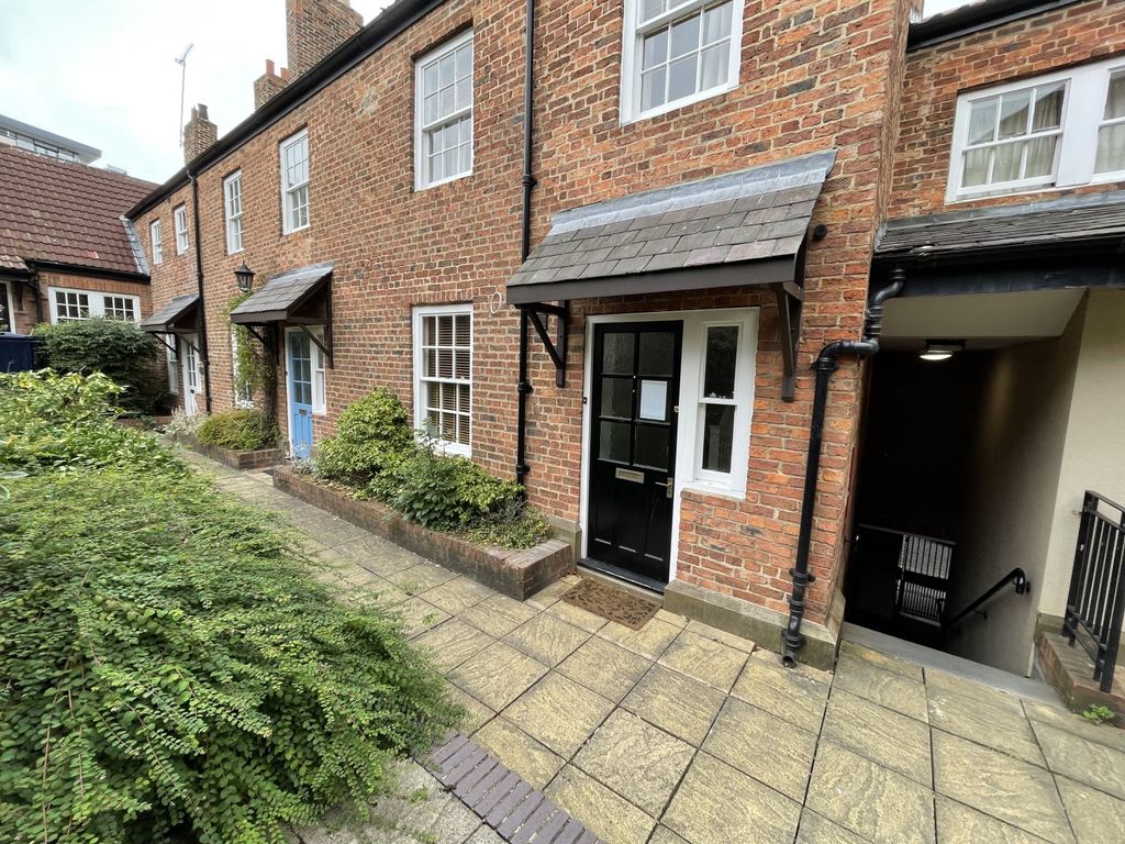 Property photo 1 of 16 18
