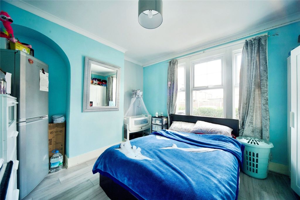 Property photo 2 of 17 Photography