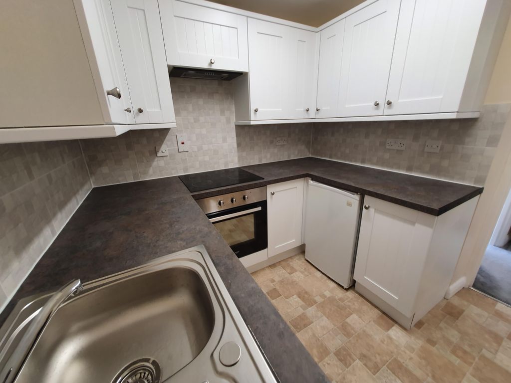 Property photo 3 of 7 Kitchen