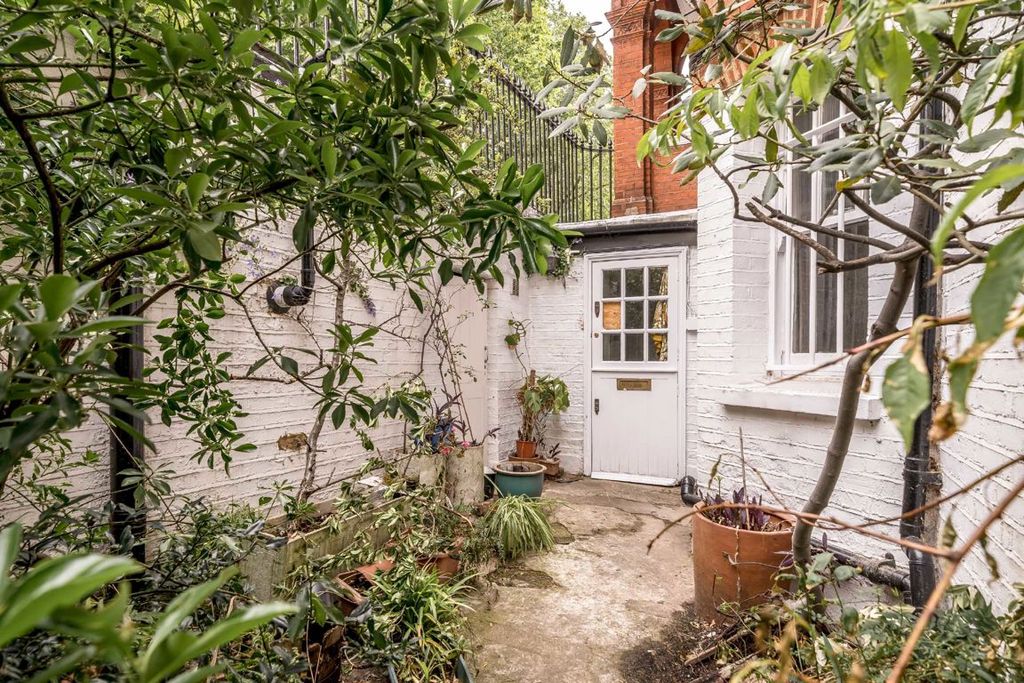 Property photo 1 of 7