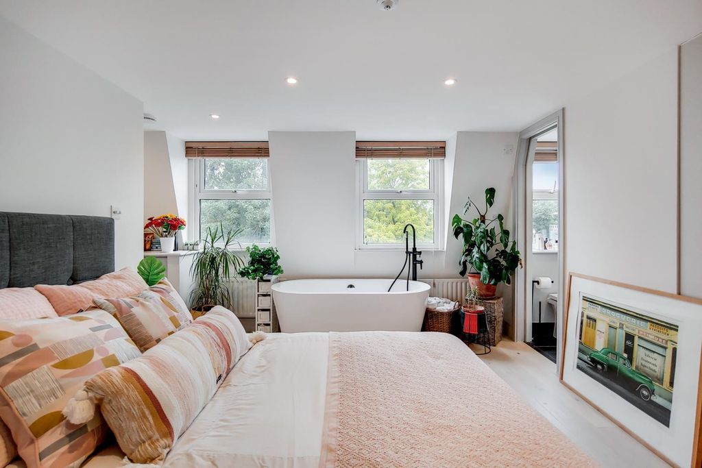 Property photo 2 of 12 6_Master Bedroom-2.Jpg