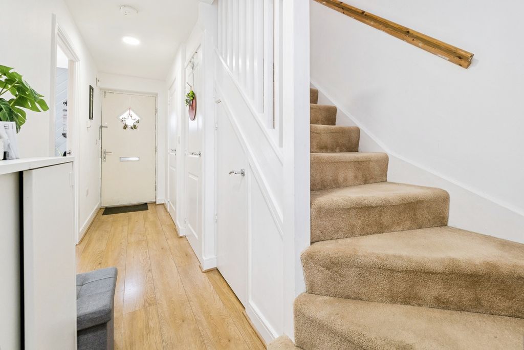 Property photo 2 of 17 Pbox-Img.Jpg