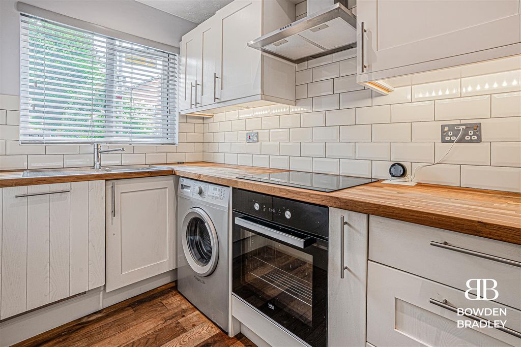 Property photo 3 of 13 Kitchen