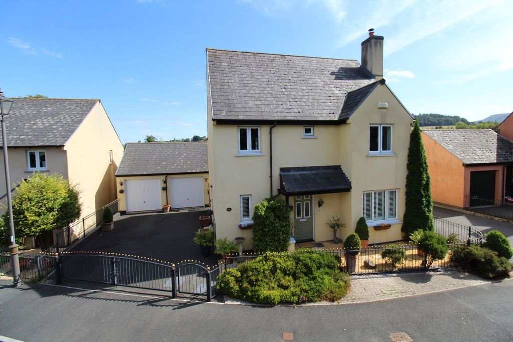 Property photo 1 of 27