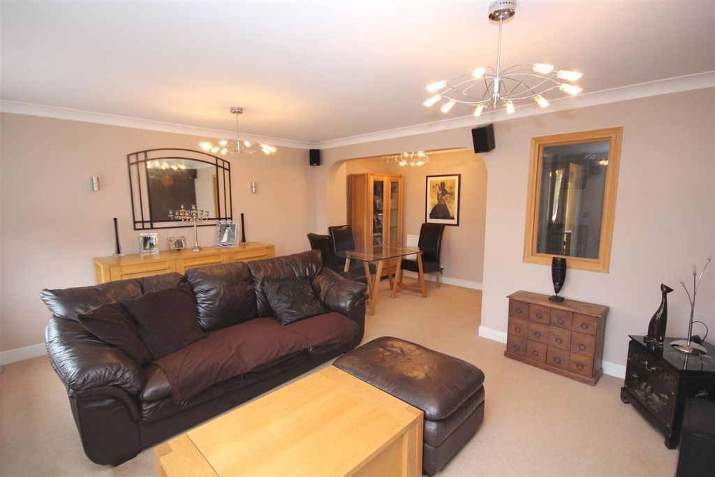 Property photo 2 of 14