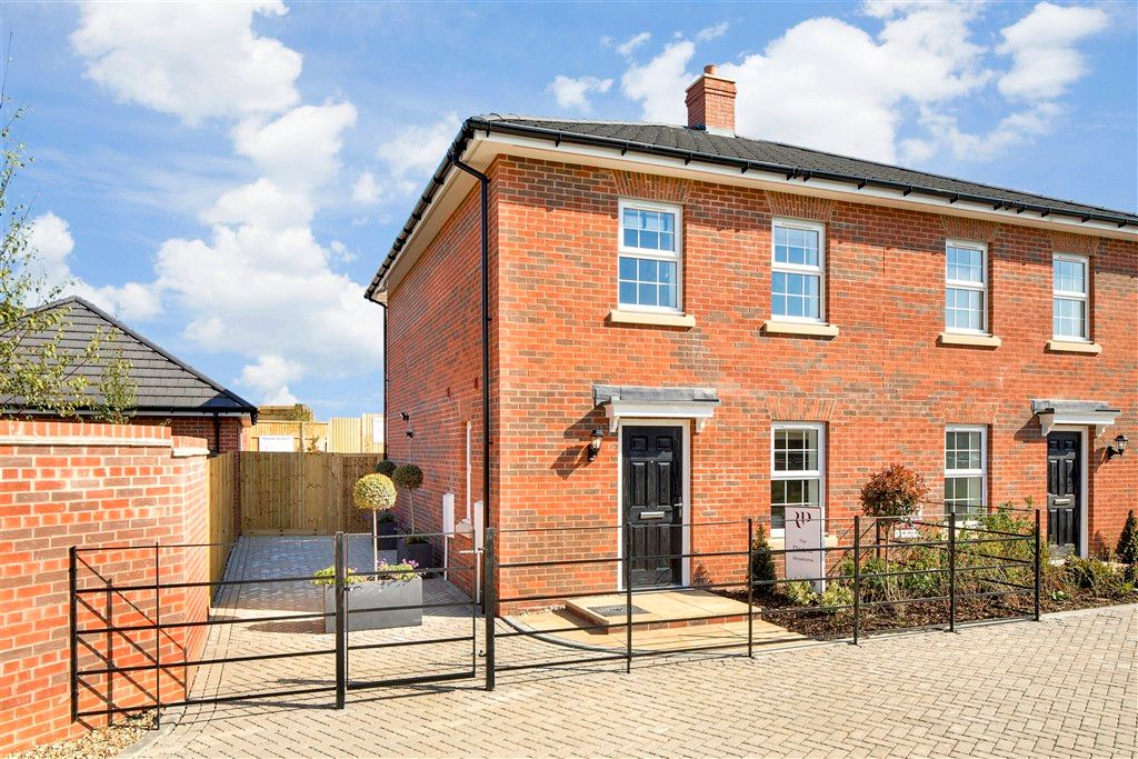 Property photo 1 of 8 External Front Brochure.