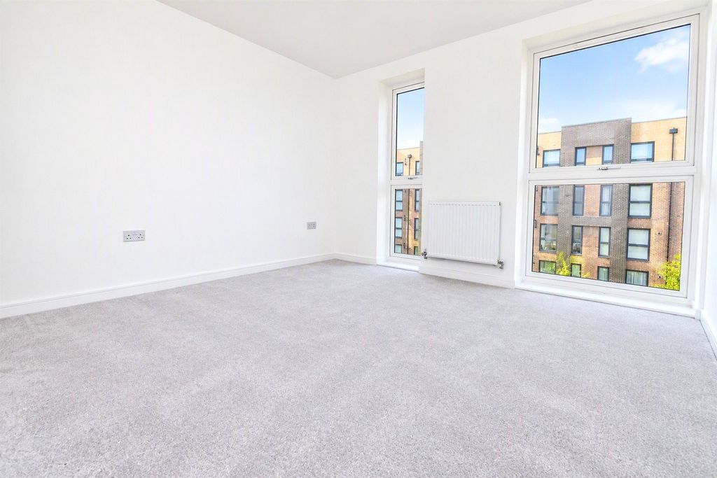 Property photo 3 of 11 Picture No. 38