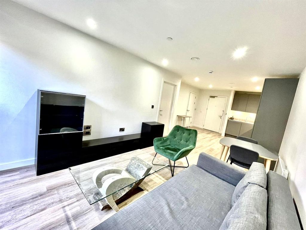 Property photo 2 of 11 9d3E7Ad7-8293-45E6-Bf67-1Adae1865Db5.Jpg