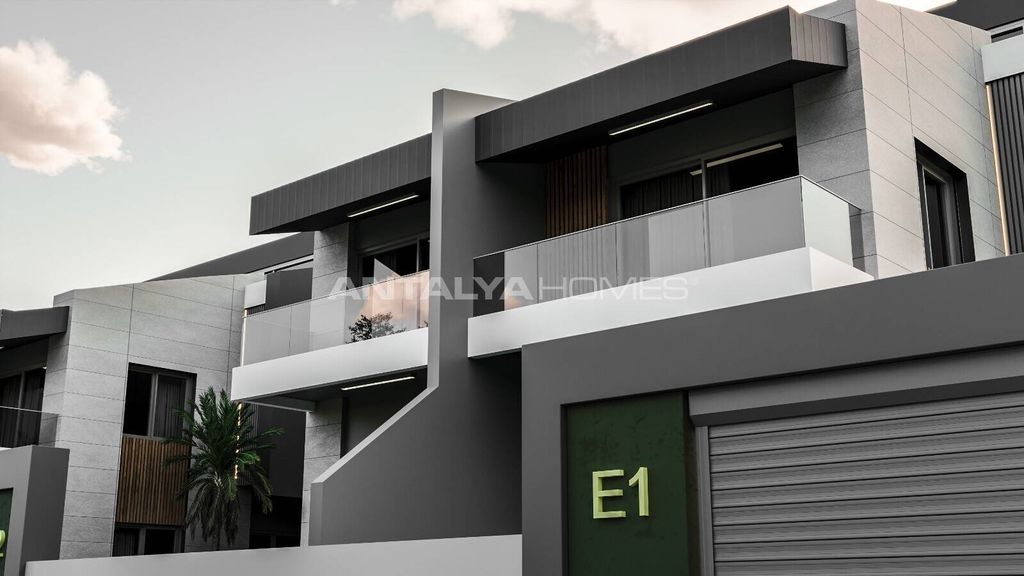 Property photo 2 of 50