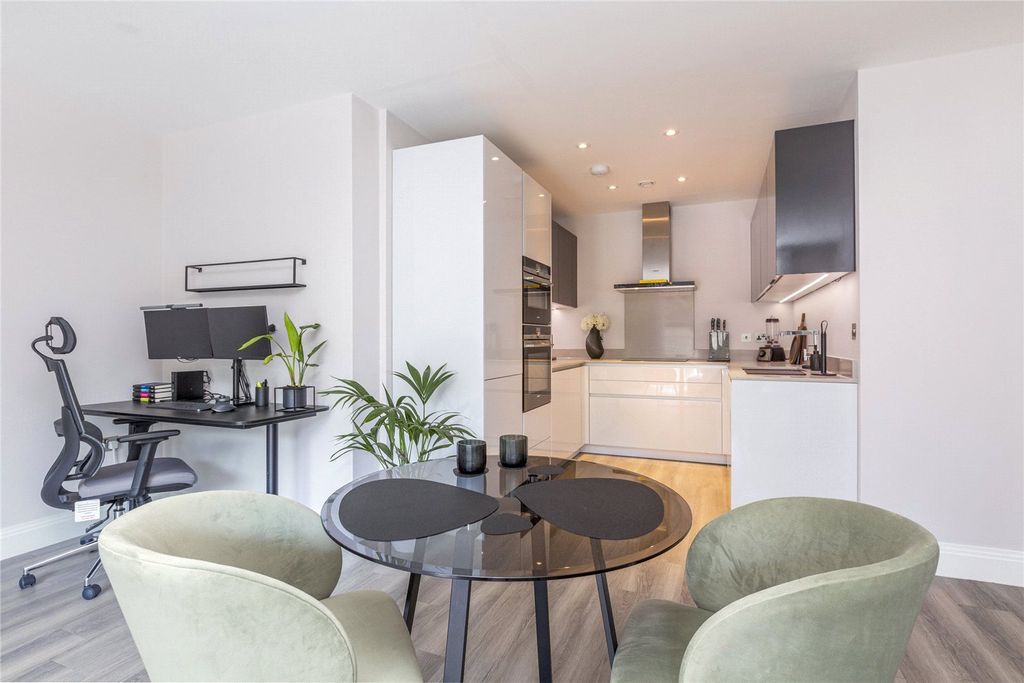 Property photo 3 of 11 Kitchen/Diner