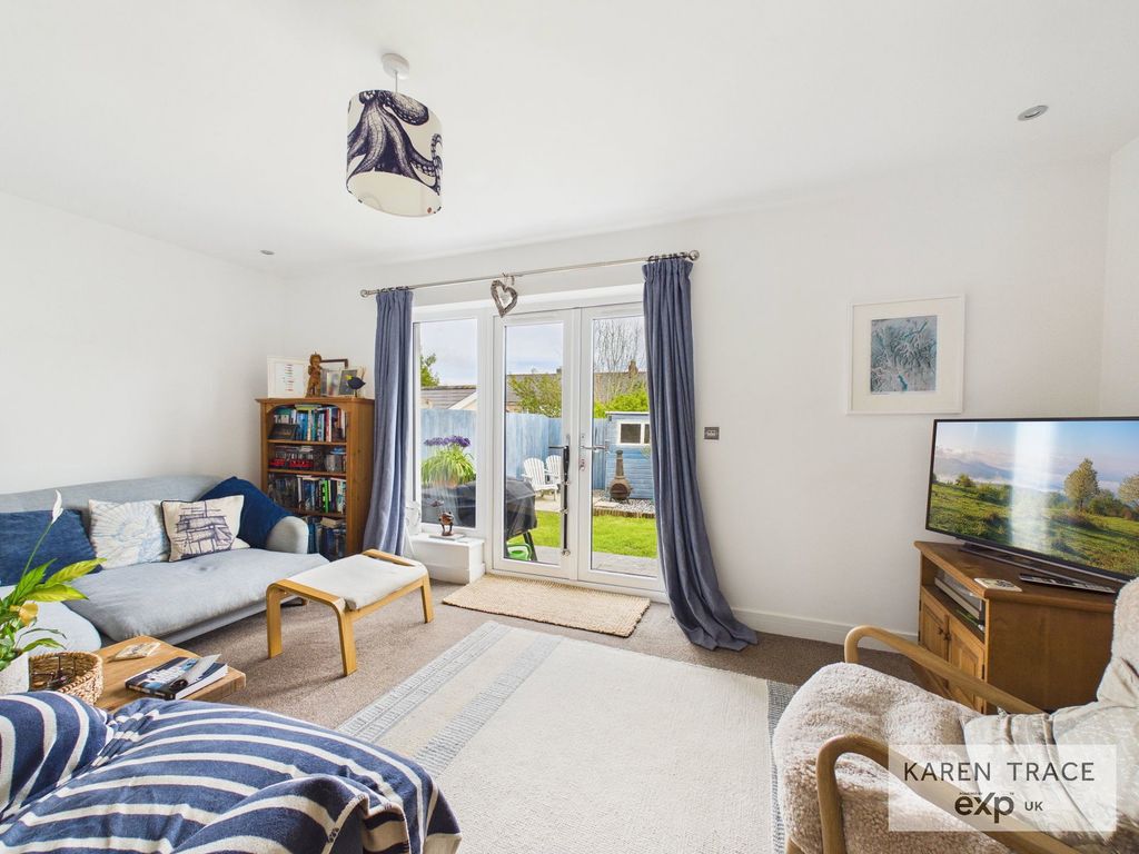 Property photo 2 of 20