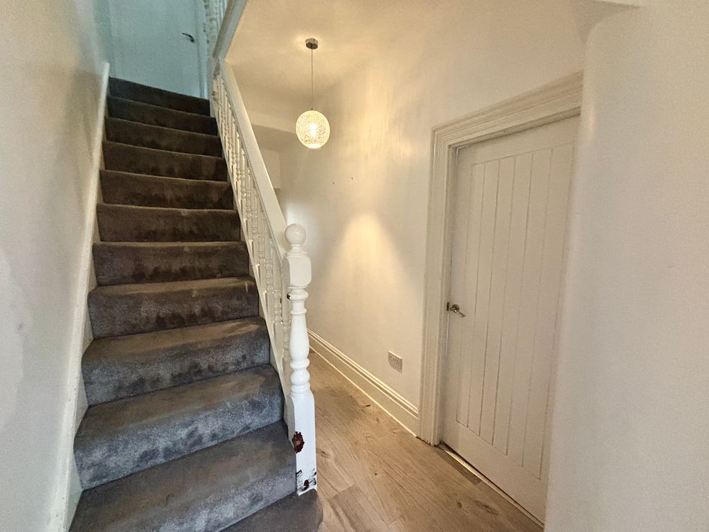 Property photo 2 of 30