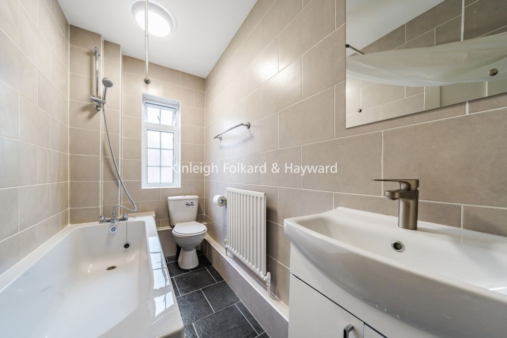 Property photo 1 of 10 80Df8d60-Fa3A-4196-A
