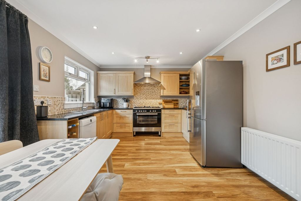 Property photo 3 of 35 Kitchen / Dining Area