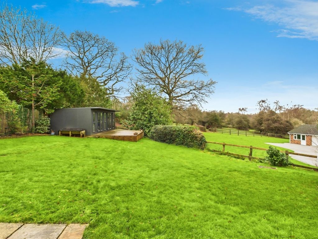 Property photo 2 of 21