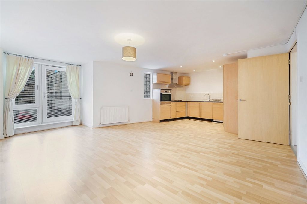 Property photo 3 of 19 Picture No. 03