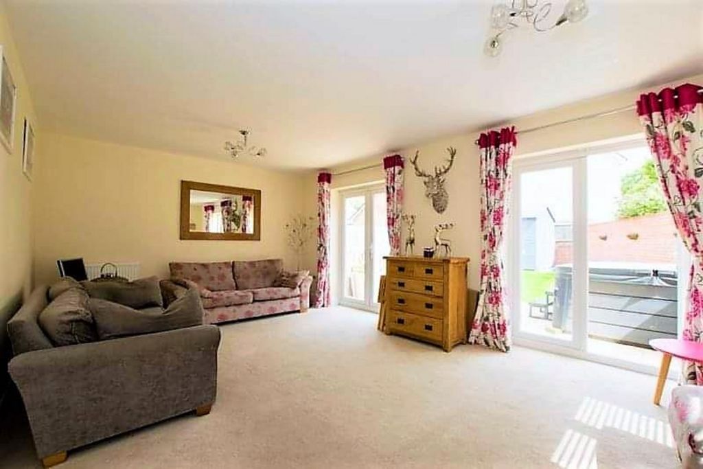 Property photo 2 of 13