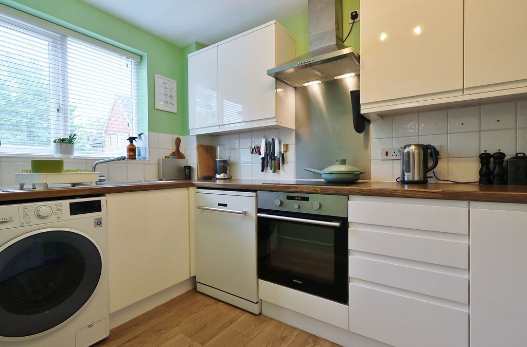 Property photo 3 of 36