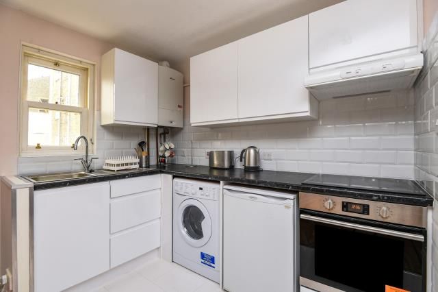 Property photo 2 of 7 Kitchen