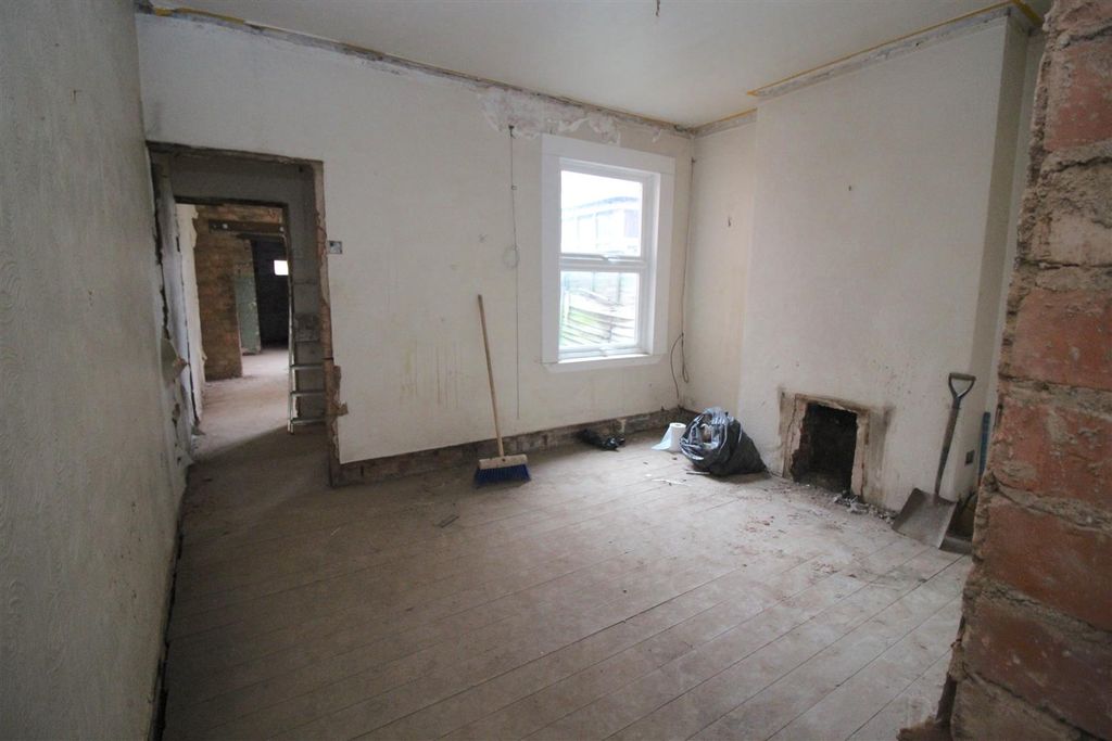 Property photo 3 of 8 Img_9525.Jpg