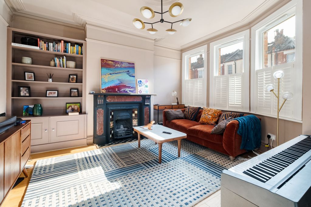 Property photo 2 of 37