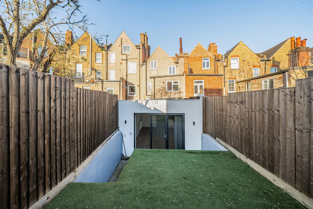 Property photo 2 of 15 1432422-4-69B9859...