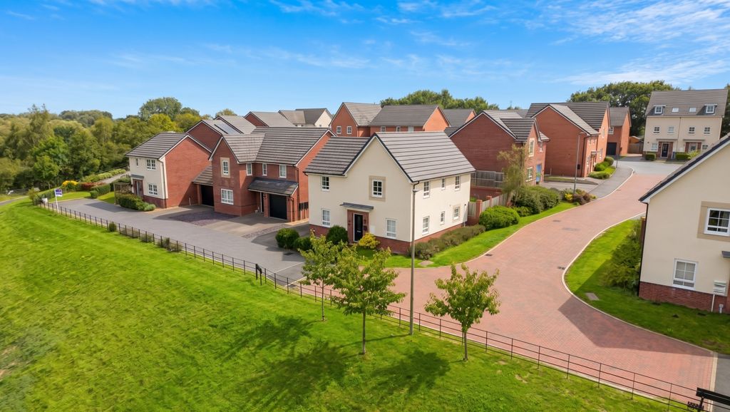 Property photo 1 of 17 Wardle Drive - Rudheath - Ewemove - Drone