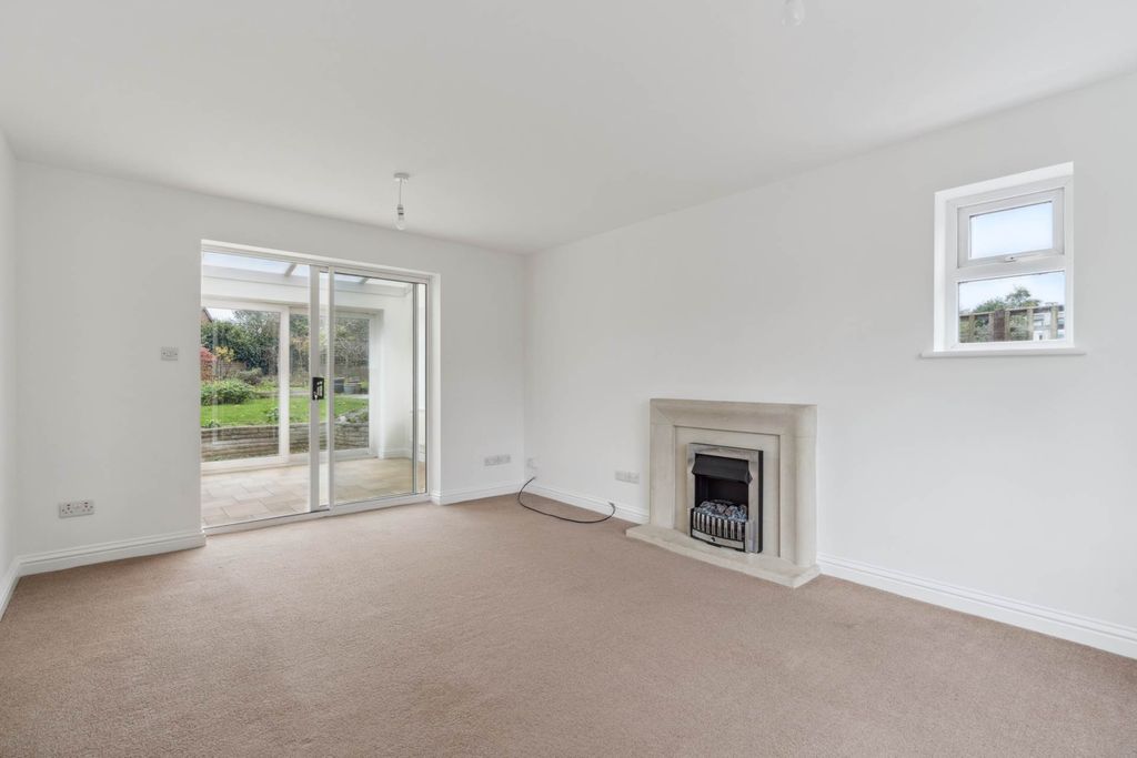 Property photo 3 of 23