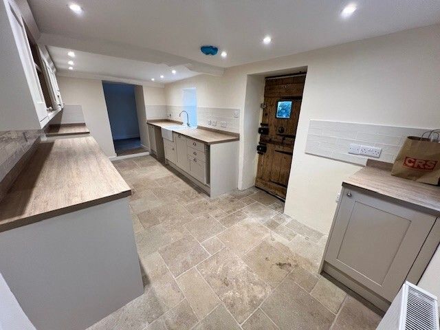 Property photo 3 of 17 Picture No. 33