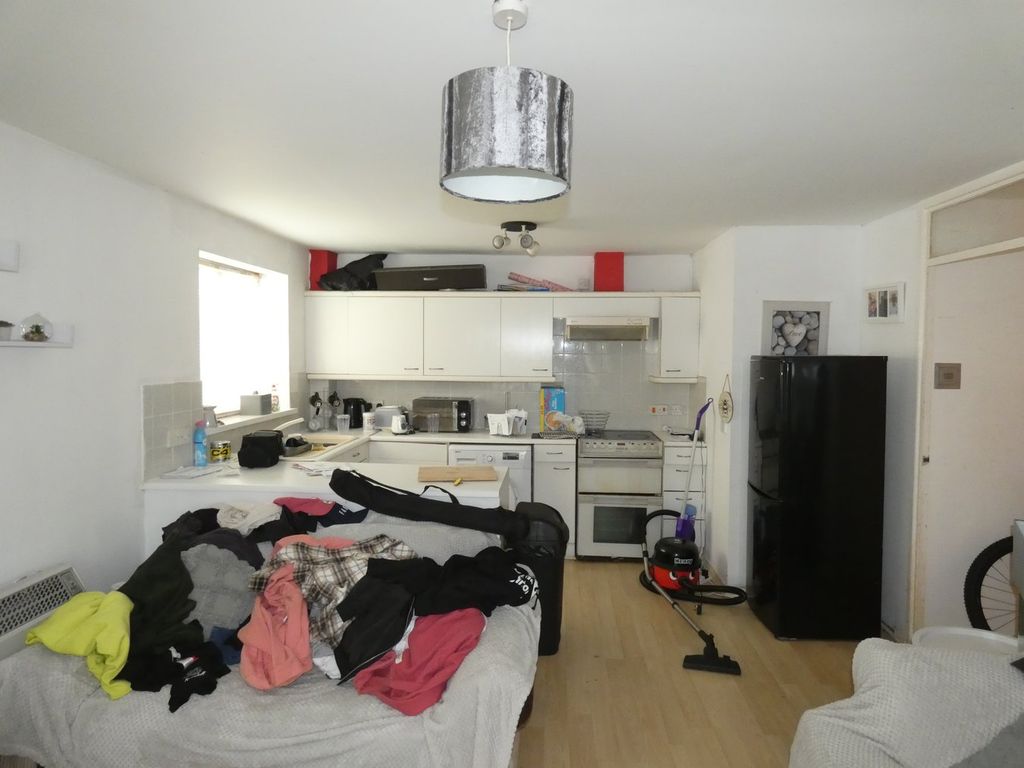 Property photo 3 of 5