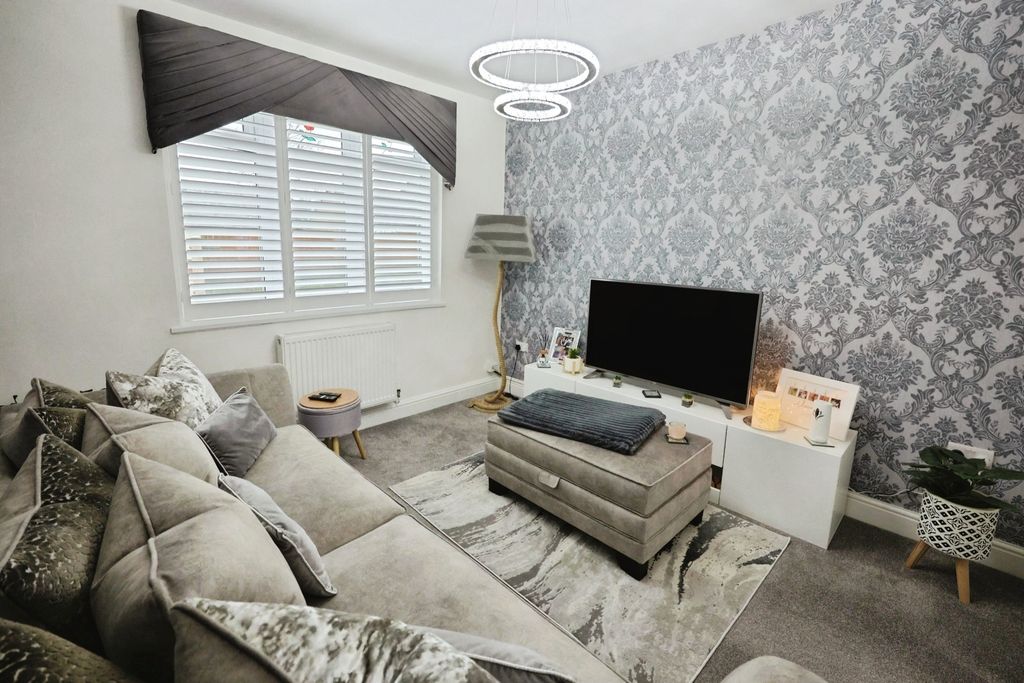 Property photo 3 of 18 Pbox-Img.Jpg