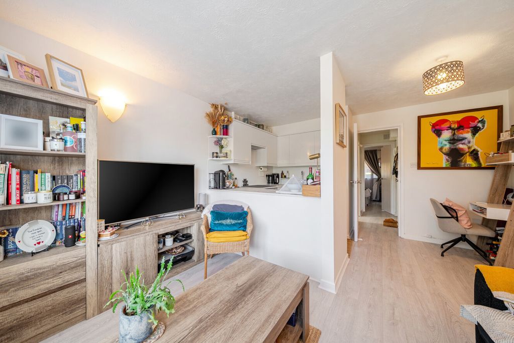Property photo 2 of 12 1-6A55d79d65907-1...