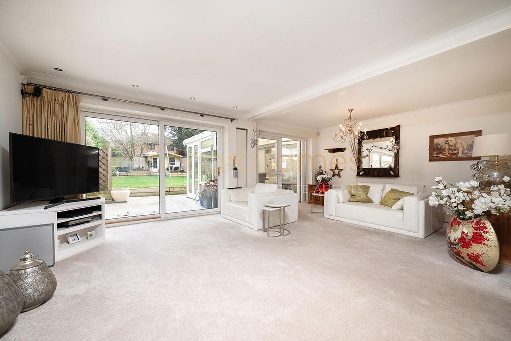 Property photo 3 of 28 W04.Jpg