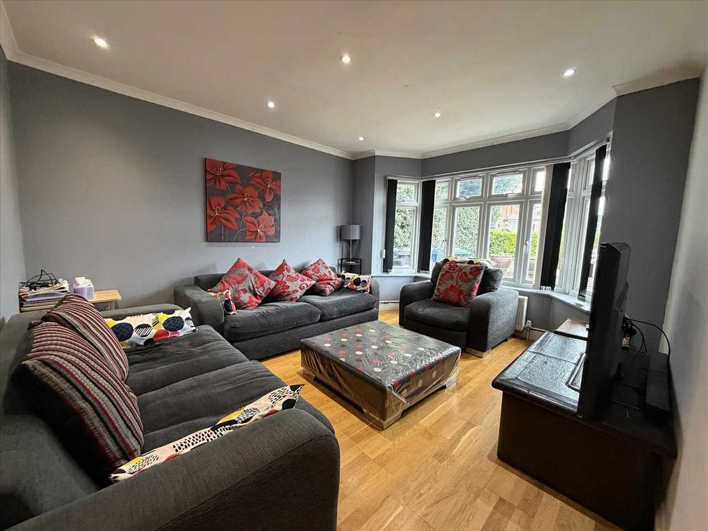 Property photo 3 of 22