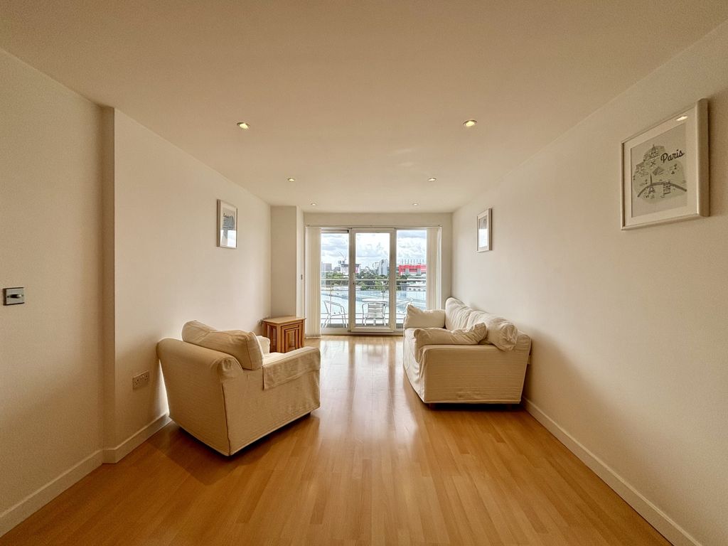 Property photo 1 of 11 Image00002