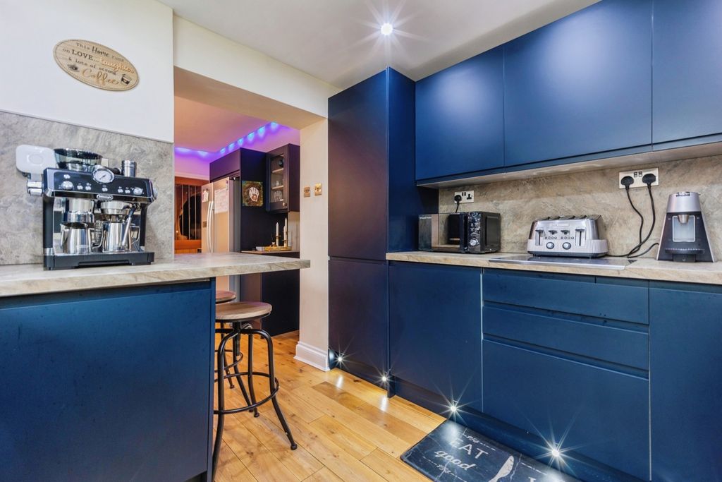 Property photo 3 of 26 Pbox-Img.Jpg