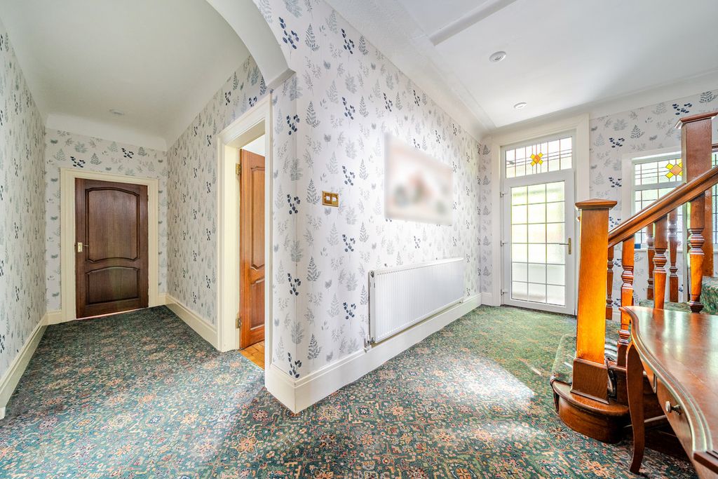 Property photo 2 of 22