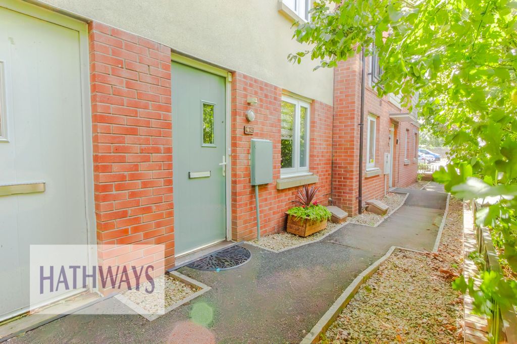 Property photo 1 of 32