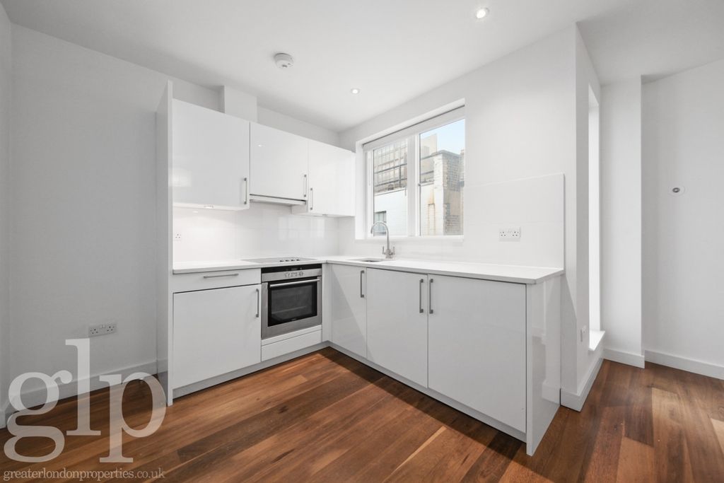 Property photo 3 of 14 952725