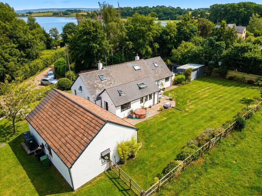 Property photo 1 of 42