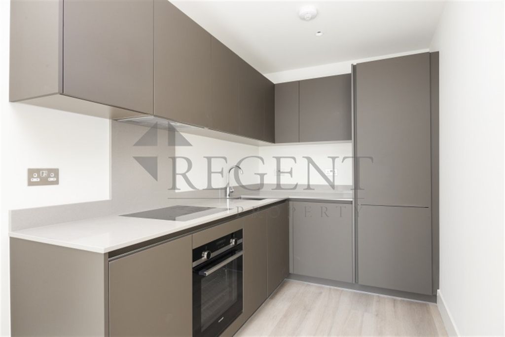 Property photo 3 of 10 Kitchen
